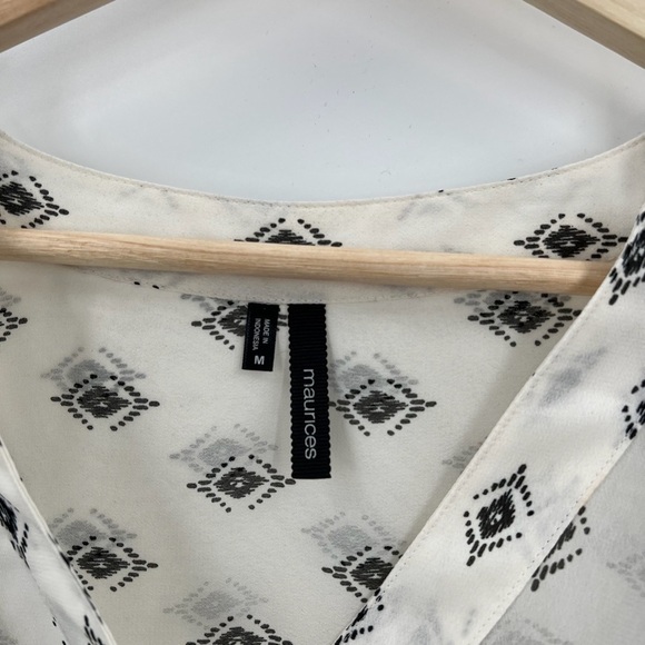 Maurices Black/White V-Neck Picket Blouse Medium - Picture 2 of 5